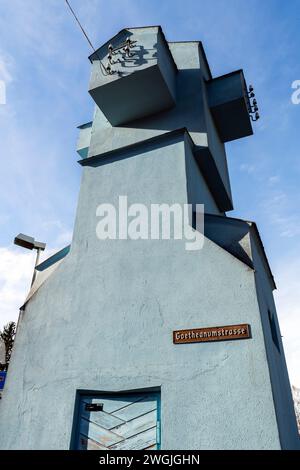 Trafoturm Oberer-Zielweg 21. La casa dei trasformatori espressionisti vicino al Goetheanum Dornach fu costruita nel 1921 per la fornitura di elettricità pubblica. Era B. Foto Stock