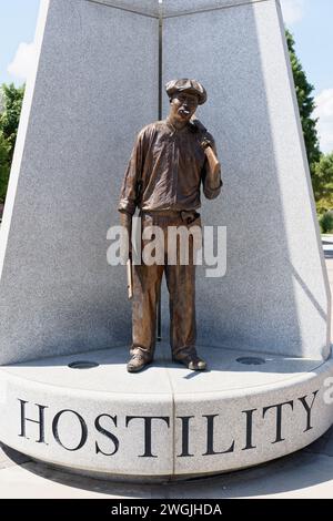 Tulsa, OK - 16 settembre 2021: In Hope Plaza, al Parco della riconciliazione, ci sono 3 sculture in bronzo raffiguranti immagini reali della rivolta di gara del 1921. "H Foto Stock