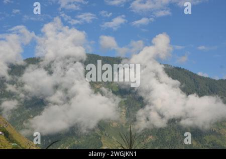 Stagione di Moonsoon, tempo di Foggy a Kaghan Foto Stock