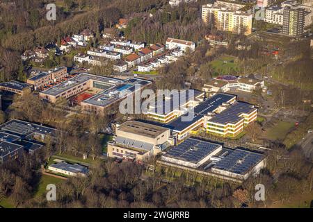 Luftbild, Schulzentrum-Nord, Neubau Jakob-Muth-Schule mit Sportplatz, Geschwister-Scholl-Gymnasium, Erich-Göpfert-Stadthalle Unna Veranstaltungsstätte, Solardächer, Königsborn, Unna, Ruhrgebiet, Nordrhein-Westfalen, Deutschland ACHTUNGxMINDESTHONORARx60xEURO *** Vista aerea, centro scolastico settentrionale, nuova scuola Jakob Muth con campo sportivo, scuola di grammatica Geschwister Scholl, Erich Göpfert Stadthalle Unna, sede di eventi, tetti solari, Königsborn, Unna, area della Ruhr, Renania settentrionale-Vestfalia, Germania ACHTUNGxMINDESTHONORARx60xEURO Foto Stock