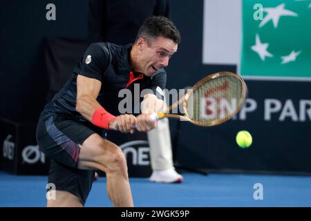 Marsiglia, Francia. 5 febbraio 2024. © PHOTOPQR/LA PROVENCE/PENNANT Franck ; Marsiglia ; 05/02/2024 ; Tennis : OPEN 13 Provence 2024 au Palais des Sports de Marseille partita Roberto BAUTISTA AGUT (ESP) (foto) vs Richard GASQUET (fra) ATP Open 13 a Marsiglia, il 05 febbraio 2024 credito: MAXPPP/Alamy Live News Foto Stock