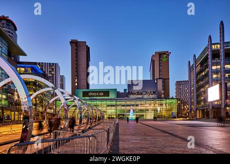 MediaCityUK Waterfront sviluppo di Salford Quays in GTR Manchester sede di Dock10 studi televisivi. Foto Stock