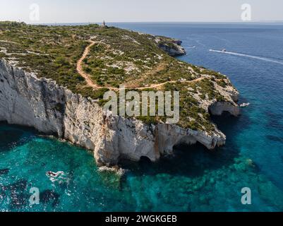 Grotte blu situate tra Aghios Nikolas e Capo Skinnari. Grotte blu a zante, Grecia. Potamitis Dive Spot, Zante, grecia. Skinari View poi Foto Stock