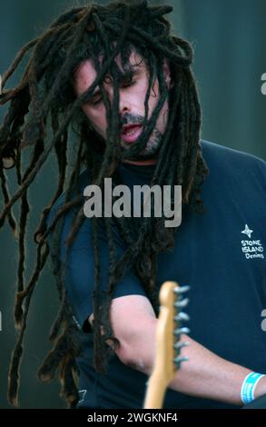 Imola Italia 2004-06-19: Flavio Ferri chitarrista della band Delta V durante il concerto dal vivo all'Heineken Jammin Festival Foto Stock