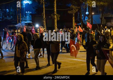 Erdbeben Tuerkei 06022024 - Ein Jahr nach dem schweren Erdbeben in der Tuerkei in der Stadt Kirikhan in der Provinz Hatay an der Grenze zu Syrien. Kirikhan Hatay Turkiye *** terremoto Turchia 06022024 un anno dopo il grave terremoto in Turchia nella città di Kirikhan nella provincia di Hatay al confine con la Siria Kirikhan Hatay Turkiye 060224 ppb-5 Foto Stock