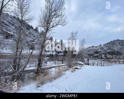 Foto di Clear Creek Canyon o Clear Creek Trail and Water Park a Golden, Colorado, Stati Uniti d'America USA scattata durante l'inverno. Foto Stock