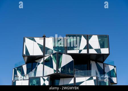 MCLAREN VALE, SA AUSTRALIA - 22 Nov 2023: The Cube (d'Arenberg), una famosa cantina d'avanguardia e galleria d'arte a McLaren vale. Foto Stock