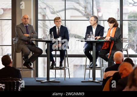 Ministro francese dell'Agricoltura e della sovranità alimentare Marc Fesneau, Fiera Internazionale dell'Agricoltura di Parigi Presidente Jean-Luc Poulain, Dominique Reynie, direttore del salone internazionale dell'agricoltura 2024 Valerie le Roy durante una conferenza stampa per la presentazione della 60a edizione della Fiera Internazionale dell'Agricoltura (Salon International de l'Agriculture) 2024 a Parigi, Francia, 6 febbraio 2024. Foto di Raphael Lafargue/ABACAPRESS.COM Foto Stock