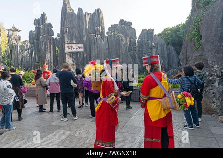 20 novembre 2023 - Foresta di pietra nello Yunnan, Cina Foto Stock