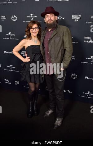 Lisa Loeb mit Ehemann Roey Hershkovitz bei der Grammy After Party der Universal Music Group a den NYA Studios West. Los Angeles, 04.02.2024 Foto Stock