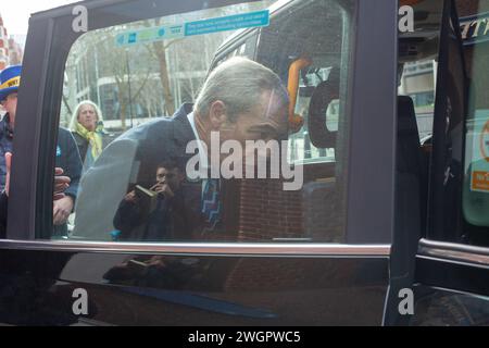 Londra, Inghilterra, Regno Unito. 6 febbraio 2024. NIGEL FARAGE lascia il conservatorismo popolare 2024 riunendosi nel centro di Londra. (Credit Image: © Tayfun Salci/ZUMA Press Wire) SOLO PER USO EDITORIALE! Non per USO commerciale! Foto Stock