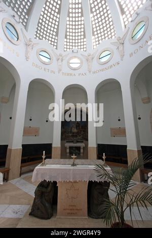 Altare nella Cappella del campo dei pastori a Beit Sahour, Betlemme, Israele Foto Stock