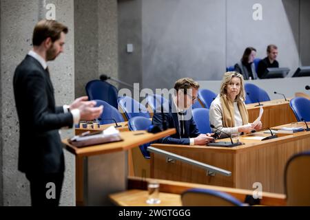 L'AIA - Christophe van der MaatSottosegretario di Stato alla difesa e Kajsa Ollongren Ministro della difesa durante un dibattito alla camera dei rappresentanti sul bilancio della difesa per il 2024. ANP ROBIN VAN LONKHUIJSEN netherlands Out - belgio Out Foto Stock