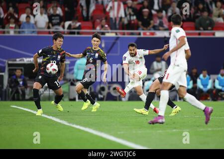 Doha, Qatar. 6 febbraio 2024. DOHA, QATAR - 06 FEBBRAIO: Il Musa al-Taamari della Giordania spara durante la semifinale della Coppa d'Asia AFC tra Giordania e Corea del Sud allo stadio Ahmad Bin Ali il 6 febbraio 2024 a Doha, Qatar. Credito: MB Media Solutions/Alamy Live News Foto Stock