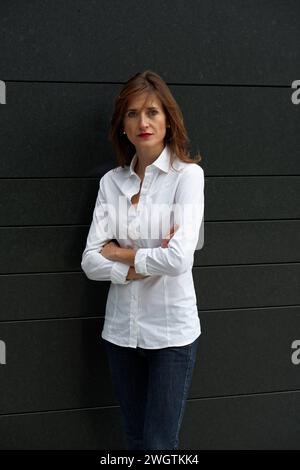 Bella donna all'aperto, Milano, Italia. Foto Stock