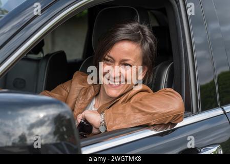 Donna all'aperto, Milano, Italia. Foto Stock