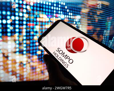 Konskie, Polonia - 5 febbraio 2024: Logo della società SOMPO Holdings Inc visualizzato sul cellulare Foto Stock