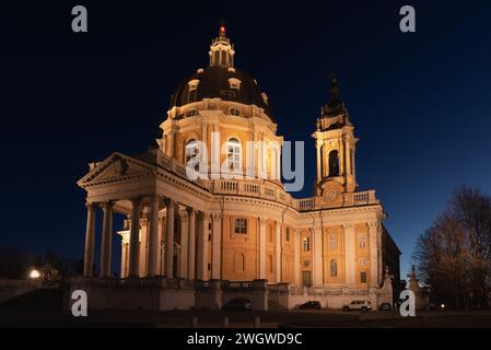 Ora blu a Superga Hill, solo sopportare l'alba Foto Stock