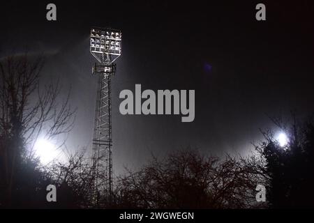 Vista generale dall'esterno del terreno durante la partita Sky Bet League 1 tra Cambridge United e Bolton Wanderers al Cledara Abbey Stadium, Cambridge, martedì 6 febbraio 2024. (Foto: Kevin Hodgson | mi News) crediti: MI News & Sport /Alamy Live News Foto Stock