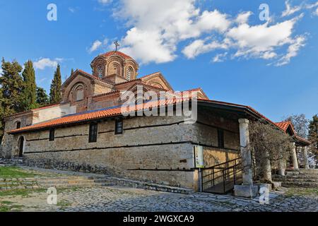 319+ angolo nord-occidentale della chiesa della Santa madre di Dio Perivleptos - Crkva Presveta Bogorodica - risalente al 1295 d.C. Ohrid-Macedonia del Nord. Foto Stock