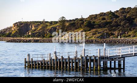 Il nuovo attracco per barche rialzate tra Victor Harbor e Granite Island in Australia meridionale l'11 settembre 2023 Foto Stock