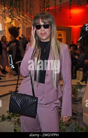 SFILATA DI MODA Annemarie Eilfeld bei der ANJA GOCKEL im Rahmen der Berlin Fashion Week Herbert/Inverno 2024 im Hotel Adlon Kempinski a Berlino AM 05.02.2024 *** Annemarie Eilfeld alla SFILATA ANJA GOCKEL nell'ambito della settimana della moda di Berlino inverno 2024 all'Hotel Adlon Kempinski di Berlino il 05 02 2024 Foto Stock