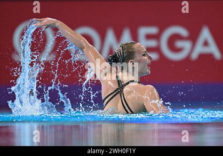 Doha, Qatar. 6 febbraio 2024. Viktoria Reichova della Slovacchia gareggia durante la finale del nuoto artistico femminile libero dal nuoto artistico ai Campionati mondiali di acquatica di Doha, Qatar, il 6 febbraio 2024. Crediti: Xia Yifang/Xinhua/Alamy Live News Foto Stock