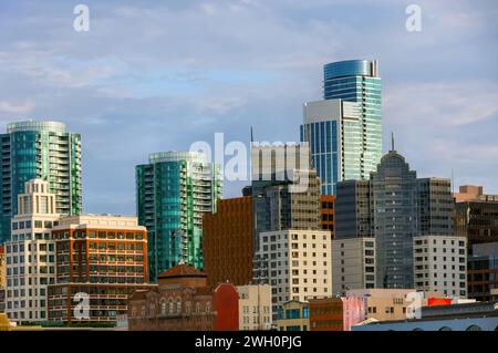 Grattacieli di San Francisco attraverso la baia di San Francisco. Foto Stock