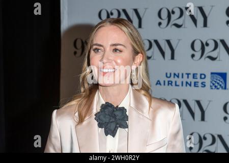 New York, Stati Uniti. 6 febbraio 2024. Emily Blunt partecipa a una discussione sul film "Oppenheimer" alla 92a strada Y di New York. (Foto di Ron Adar/SOPA Images/Sipa USA) credito: SIPA USA/Alamy Live News Foto Stock