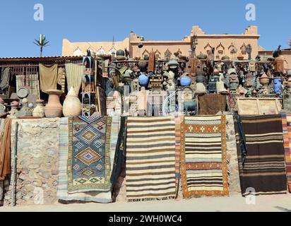 Mercato dell'artigianato berbero a Ouarzazate, Marocco Foto Stock