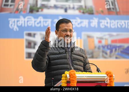 Nuova Delhi, India. 6 febbraio 2024. NUOVA DELHI, INDIA - 6 FEBBRAIO: Arvind Kejriwal, primo ministro di Delhi, si rivolge durante l'inaugurazione del nuovo edificio della Dr. B.R. Ambedkar School of Specialized Excellence a Paschim Vihar il 6 febbraio 2024 a nuova Delhi, India. (Foto di Sanchit Khanna/Hindustan Times/Sipa USA) credito: SIPA USA/Alamy Live News Foto Stock