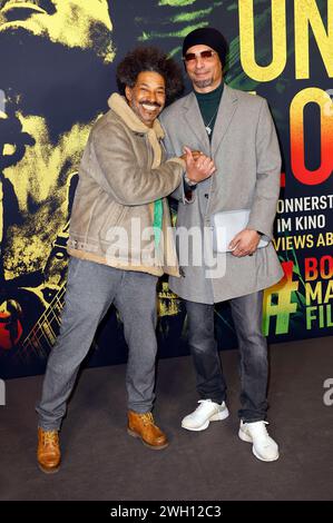 Tyron Ricketts und Daniel Klare bei der Premiere des Kinofilms Bob Marley: One Love im Kino International. Berlino, 06.02.2024 *** Tyron Ricketts e Daniel Klare alla prima del film Bob Marley One Love at Kino International Berlin, 06 02 2024 foto:XS.xGabschx/xFuturexImagex Love 4228 Foto Stock
