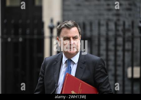 Downing Street, Londra, Regno Unito. 6 febbraio 2024. Mel Stride MP, Segretario di Stato per il lavoro e le pensioni a Downing Street per la riunione settimanale del gabinetto. Crediti: Malcolm Park/Alamy Foto Stock