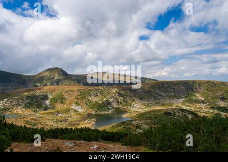 Una vista panoramica dei sette laghi di Rila in Bulgaria Foto Stock