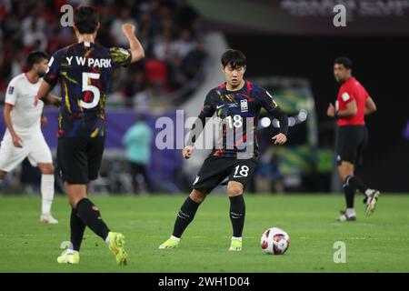 DOHA, QATAR - 6 FEBBRAIO: Lee Kang-in della Corea del Sud durante la semifinale della Coppa d'Asia AFC tra Giordania e Corea del Sud all'Ahmad Bin Ali Stadium il 6 febbraio 2024 a Doha, Qatar. (Foto di MB Media/) Foto Stock