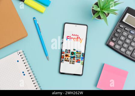 Wroclaw, Polonia - 05 febbraio 2024: Logo Adobe Firefly sullo schermo. Strumento generatore di arte AI Foto Stock