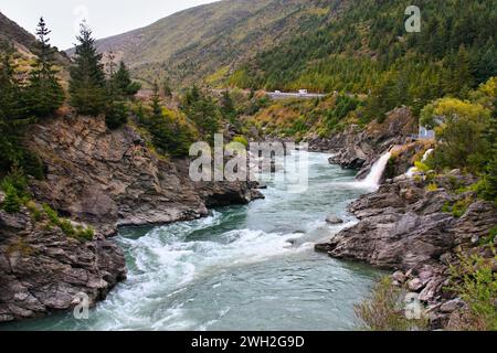 Paesaggio della nuova Zelanda. Gola del fiume Kawarau. La regione di Otago nell'Isola del Sud. Foto Stock