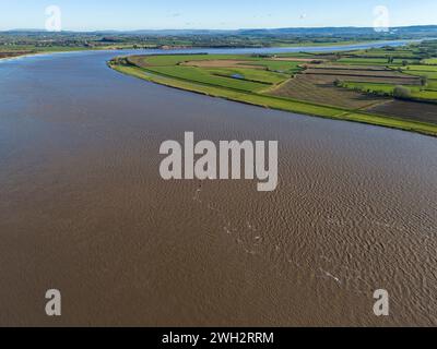 Newnham e il fiume Severn guardando a monte verso Westbury. Gloucestershire. Foto Stock