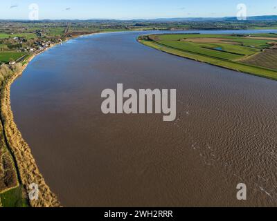 Newnham e il fiume Severn guardando a monte verso Westbury. Gloucestershire. Foto Stock