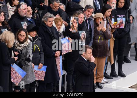 Julien Mattia/le Pictorium - tributo nazionale alle vittime degli attentati di Hamas in Israele. 7 febbraio 2024. Francia/Ile-de-France (regione)/Parigi - il Presidente Emmanuel Macron arriva davanti alle famiglie delle vittime accompagnato dalla moglie Brigitte Macron durante la cerimonia di omaggio alle vittime francesi degli attentati terroristici del 7 ottobre in Israele, a Les Invalides, 7 febbraio 2024. Crediti: LE PICTORIUM/Alamy Live News Foto Stock