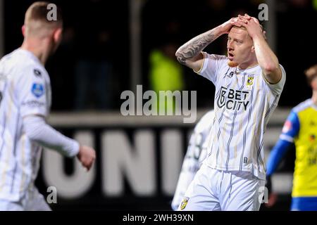 Leeuwarden, Paesi Bassi. 7 febbraio 2024. LEEUWARDEN, PAESI BASSI - 7 FEBBRAIO: Mexx Meerdink di Vitesse sembra sventato durante i quarti di finale di Coppa TOTO KNVB tra SC Cambuur e Vitesse a Cambuurstadion il 7 febbraio 2024 a Leeuwarden, Paesi Bassi. (Foto di Pieter van der Woude/Orange Pictures) credito: Orange Pics BV/Alamy Live News Foto Stock