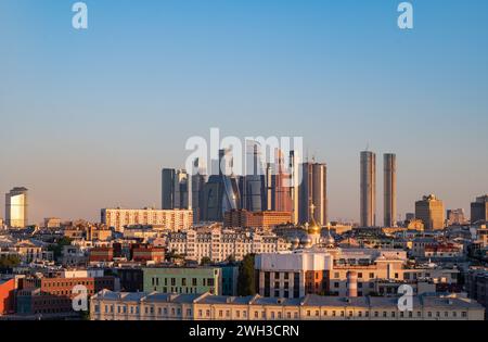 16 luglio 2022, Mosca, Russia. Vista del Moscow International Business Center "Moscow City" in un giorno d'estate. Foto Stock