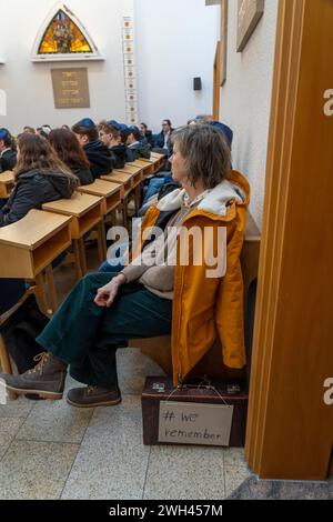 marcia delle valigie a Recklinghausen, per la seconda volta oltre 500 persone camminano per Recklinghausen, portando valigie con l'iscrizione #WeRemember, i Foto Stock