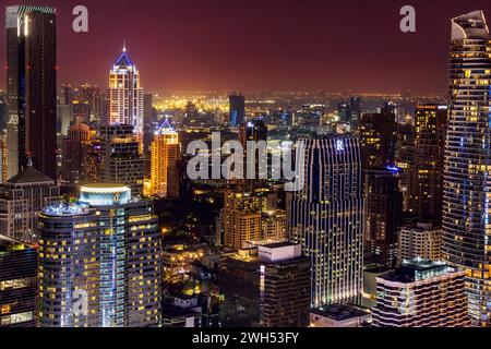 Paesaggio notturno dello skyline di Bangkok, Thailandia Foto Stock