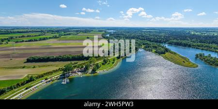 Lo sbarramento di Lech 23, chiamato Mandichosee a Lechfeld vicino ad Augusta dall'alto Foto Stock