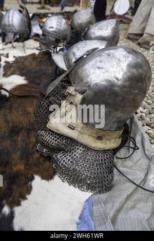 Dettaglio dell'antica protezione per le battaglie medievali, la storia Foto Stock