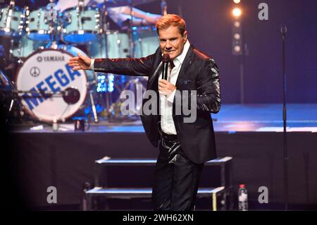 Dieter Bohlen live beim exklusiven Konzert zum 70. Geburtstag von Dieter Bohlen im Theater am Potsdamer Platz. Berlino, 07.02.2024 *** Dieter Bohlen live all'esclusivo concerto per il 70° compleanno di Dieter Bohlens al Theater am Potsdamer Platz Berlin, 07 02 2024 foto:Xn.xKubelkax/xFuturexImagex bohlen 4216 Foto Stock