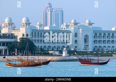 Doha, Qatar - 01 febbraio 2024: The Chedi Katara Luxury Hotel and Resort a Katara Doha, Qatar Foto Stock