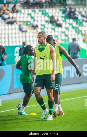 Il giocatore nigeriano Troost Ekong durante l'allenamento pre-partita della semifinale tra Nigeria e Sudafrica all'AFCON 2023 in Costa d'Avorio. Foto Stock