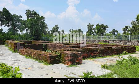 Rovine dell'antica Vihara nella storica città di Sirpur, Mahasamund, Chhattisgarh, India. Rovine, dell'antica Vihara nella città storica Foto Stock